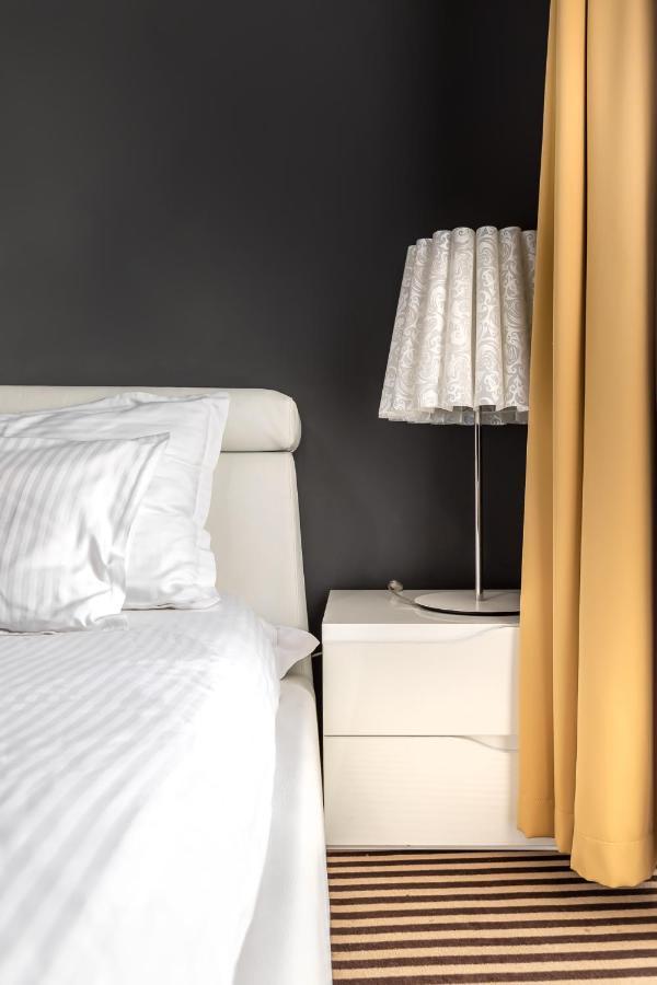 Alex&George Boutique Hotel Cluj-Napoca Exterior photo