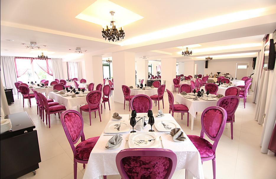 Alex&George Boutique Hotel Cluj-Napoca Exterior photo