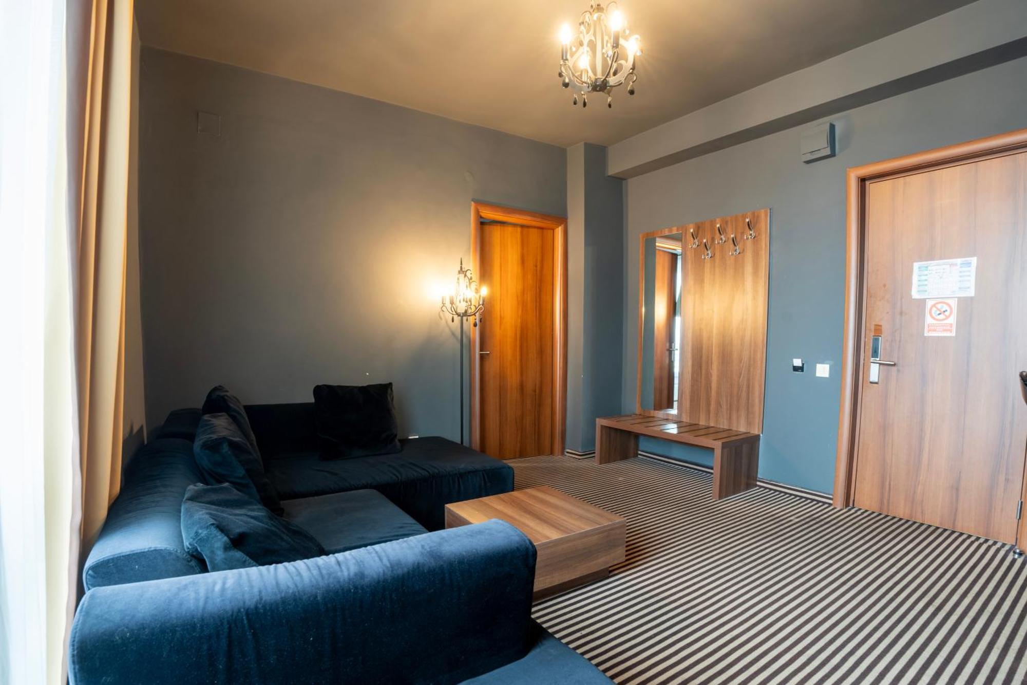 Alex&George Boutique Hotel Cluj-Napoca Exterior photo