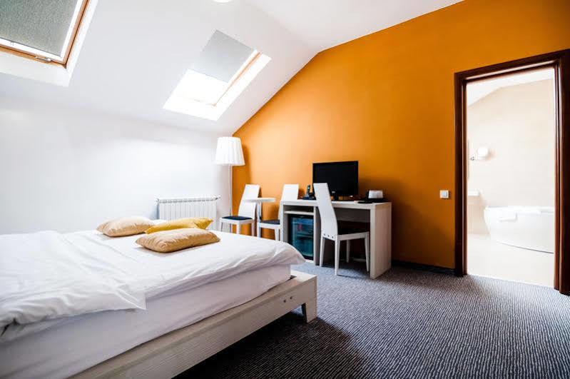 Alex&George Boutique Hotel Cluj-Napoca Exterior photo